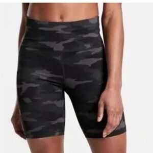 Athleta SALUTATION STASH POCKET Il 7” SHORT